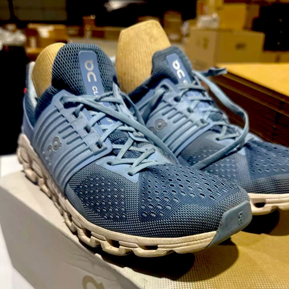 Wonderful on cloud cloudswift women’s running shoes 
Great condition